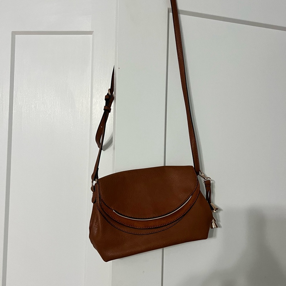 Elegant Brown Leather Shoulder Bag